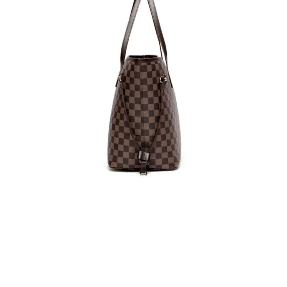 Checkered tote bag